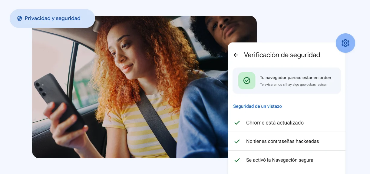 Una mujer mira su teléfono. Hay un elemento que dice “Privacidad y seguridad“ y una alerta sobre contraseñas hackeadas.