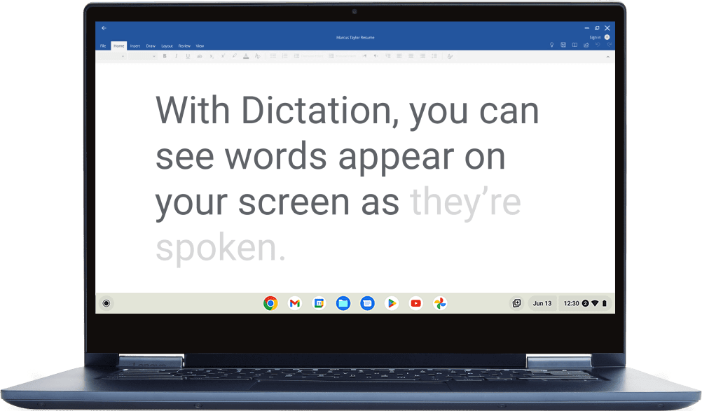 Un Chromebook abierto muestra la función de dictado.